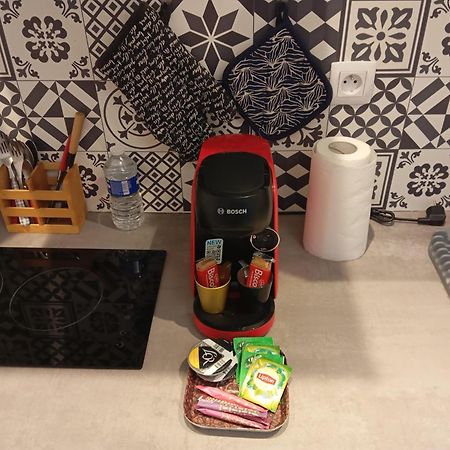 Pluton Apartment แซ็ง-ก็องแต็ง ภายนอก รูปภาพ