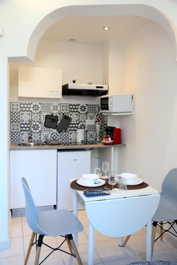 Pluton Apartment แซ็ง-ก็องแต็ง ภายนอก รูปภาพ