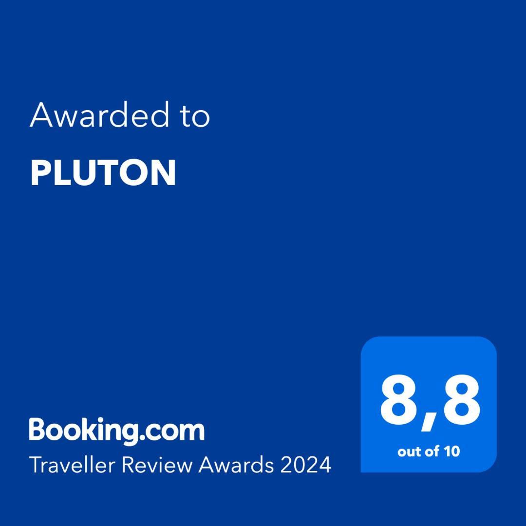 Pluton Apartment แซ็ง-ก็องแต็ง ภายนอก รูปภาพ